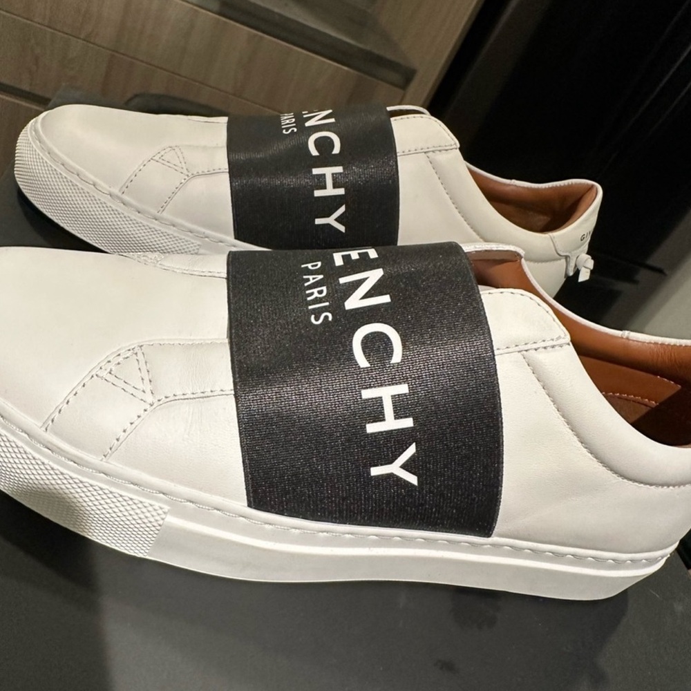 Givenchy White and Black Leather Urban Street - Picture 2 of 4